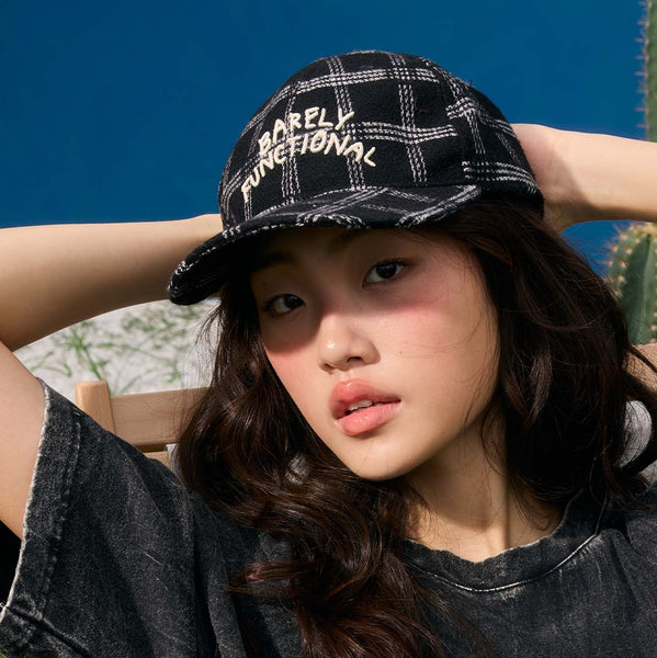 BARELY FUNCTIONAL WOOL CAP - Black