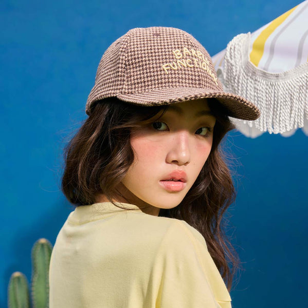 BARELY FUNCTIONAL WOOL CAP - Brown